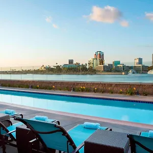 Long Downtown Hotel